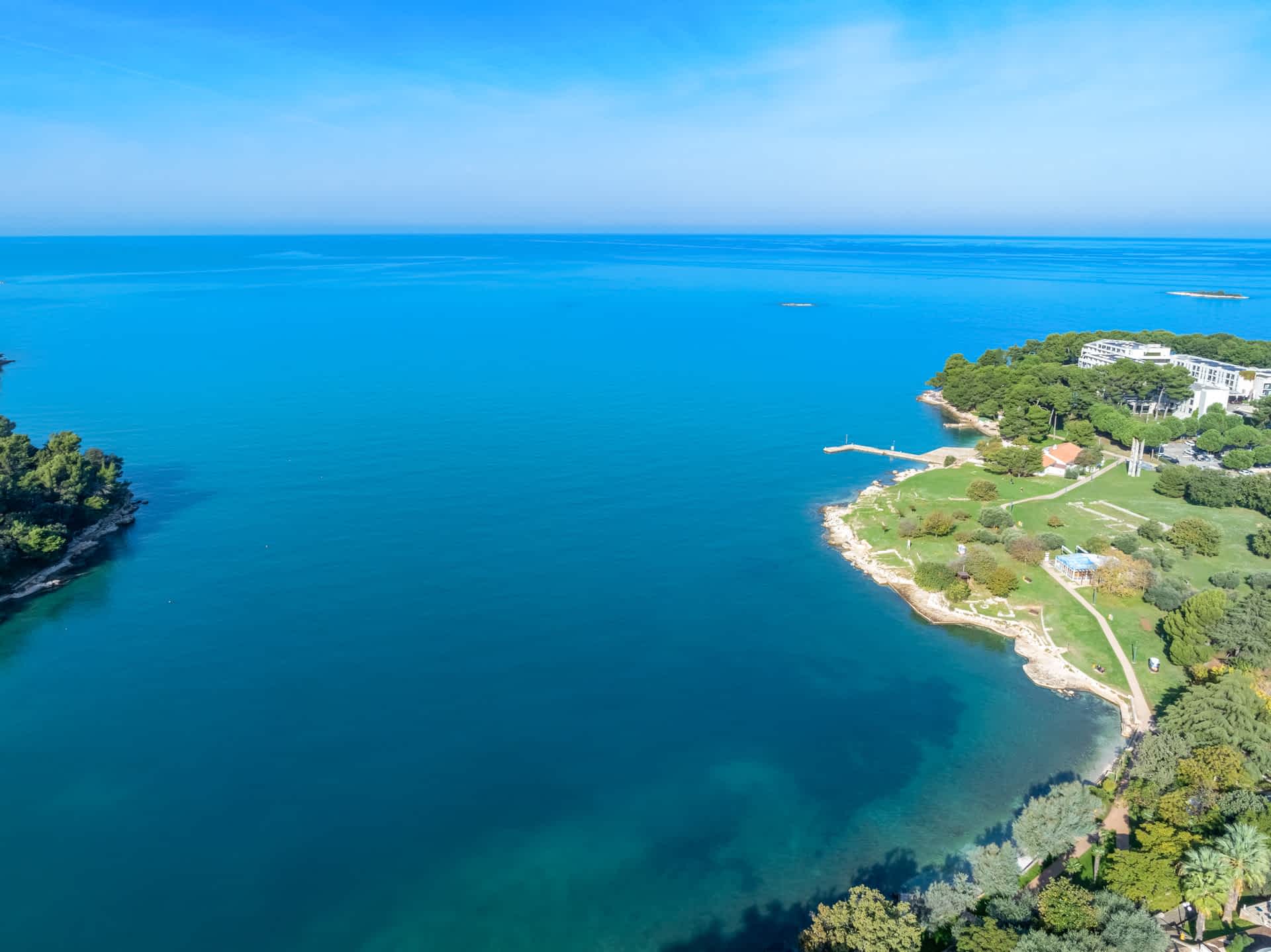 Spiaggia cittadina sotto il Valamar Parentino Hotel